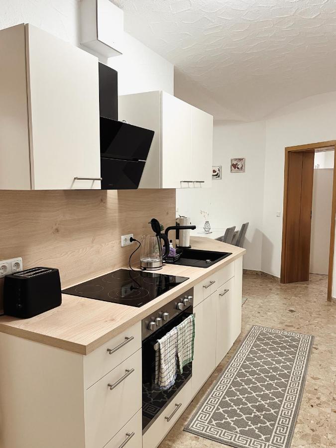 Bohnapartments Elisa - Wohlfuehlapartment Mit 2 Gratis Parkplaetzen Und 3 Schlafzimmern - Wlan - Vollausstattung Erfurt Kültér fotó