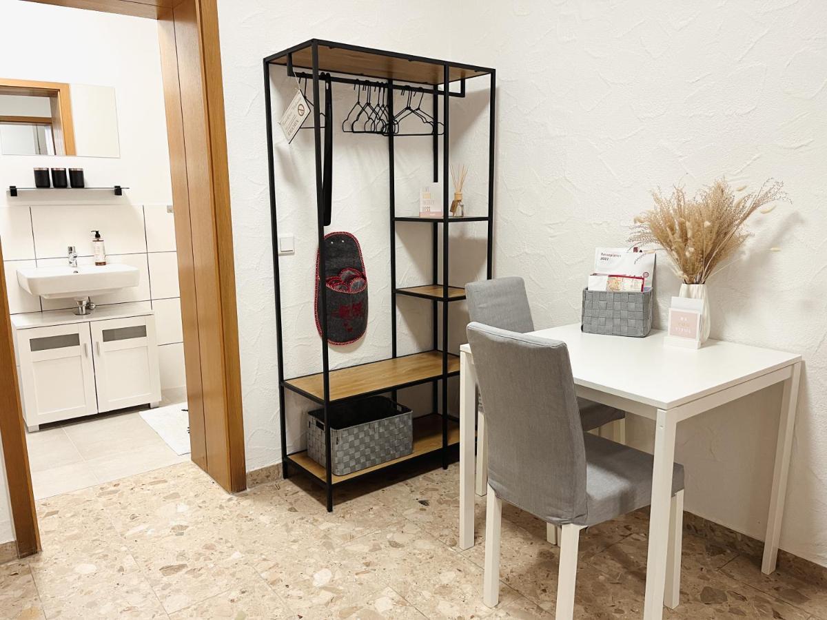 Bohnapartments Elisa - Wohlfuehlapartment Mit 2 Gratis Parkplaetzen Und 3 Schlafzimmern - Wlan - Vollausstattung Erfurt Kültér fotó