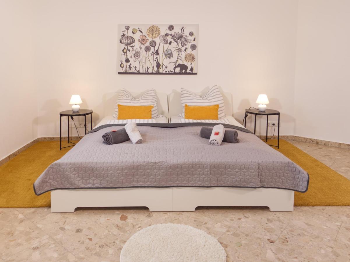 Bohnapartments Elisa - Wohlfuehlapartment Mit 2 Gratis Parkplaetzen Und 3 Schlafzimmern - Wlan - Vollausstattung Erfurt Kültér fotó