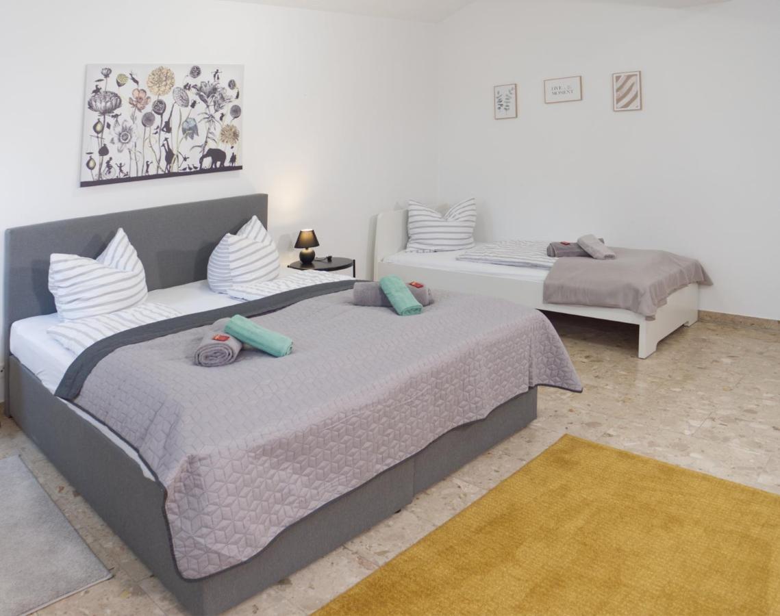 Bohnapartments Elisa - Wohlfuehlapartment Mit 2 Gratis Parkplaetzen Und 3 Schlafzimmern - Wlan - Vollausstattung Erfurt Kültér fotó