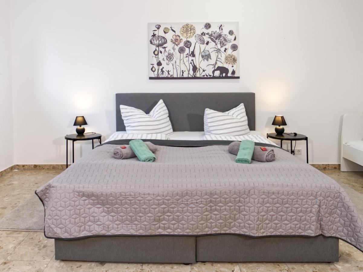 Bohnapartments Elisa - Wohlfuehlapartment Mit 2 Gratis Parkplaetzen Und 3 Schlafzimmern - Wlan - Vollausstattung Erfurt Kültér fotó