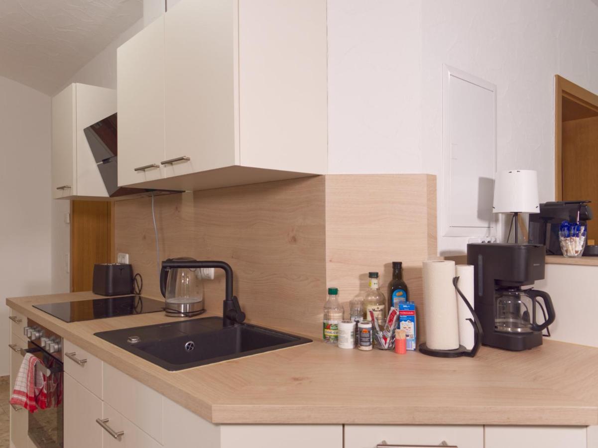 Bohnapartments Elisa - Wohlfuehlapartment Mit 2 Gratis Parkplaetzen Und 3 Schlafzimmern - Wlan - Vollausstattung Erfurt Kültér fotó